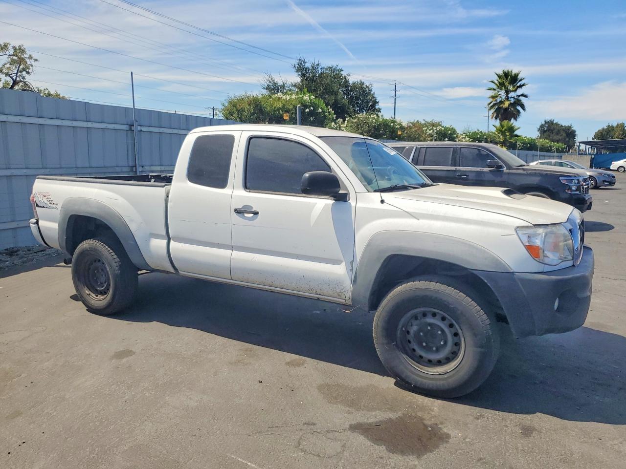 2009 Toyota Tacoma Prerunner V6 White vin: 5TETU62N69Z615579