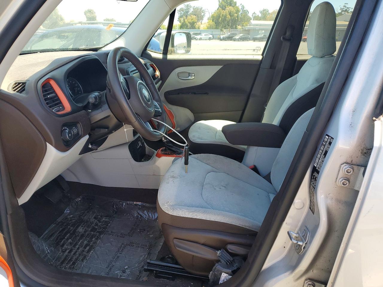 2015 Jeep Renegade Latitude Silver vin: ZACCJABT0FPB67794
