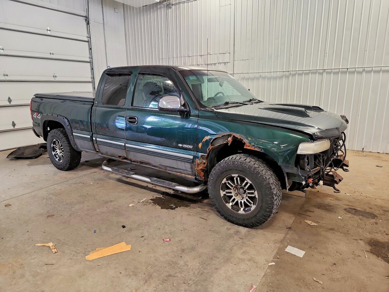2001 Chevrolet Silverado K1500 Зеленый vin: 2GCEK19V711352096