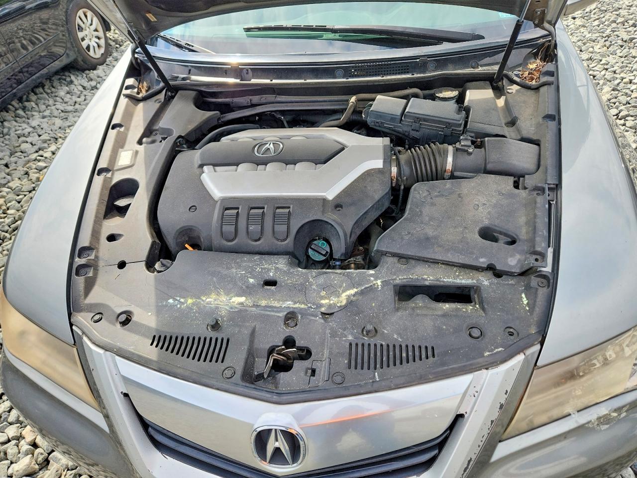 2010 Acura Rl Silver vin: JH4KB2F67AC001722
