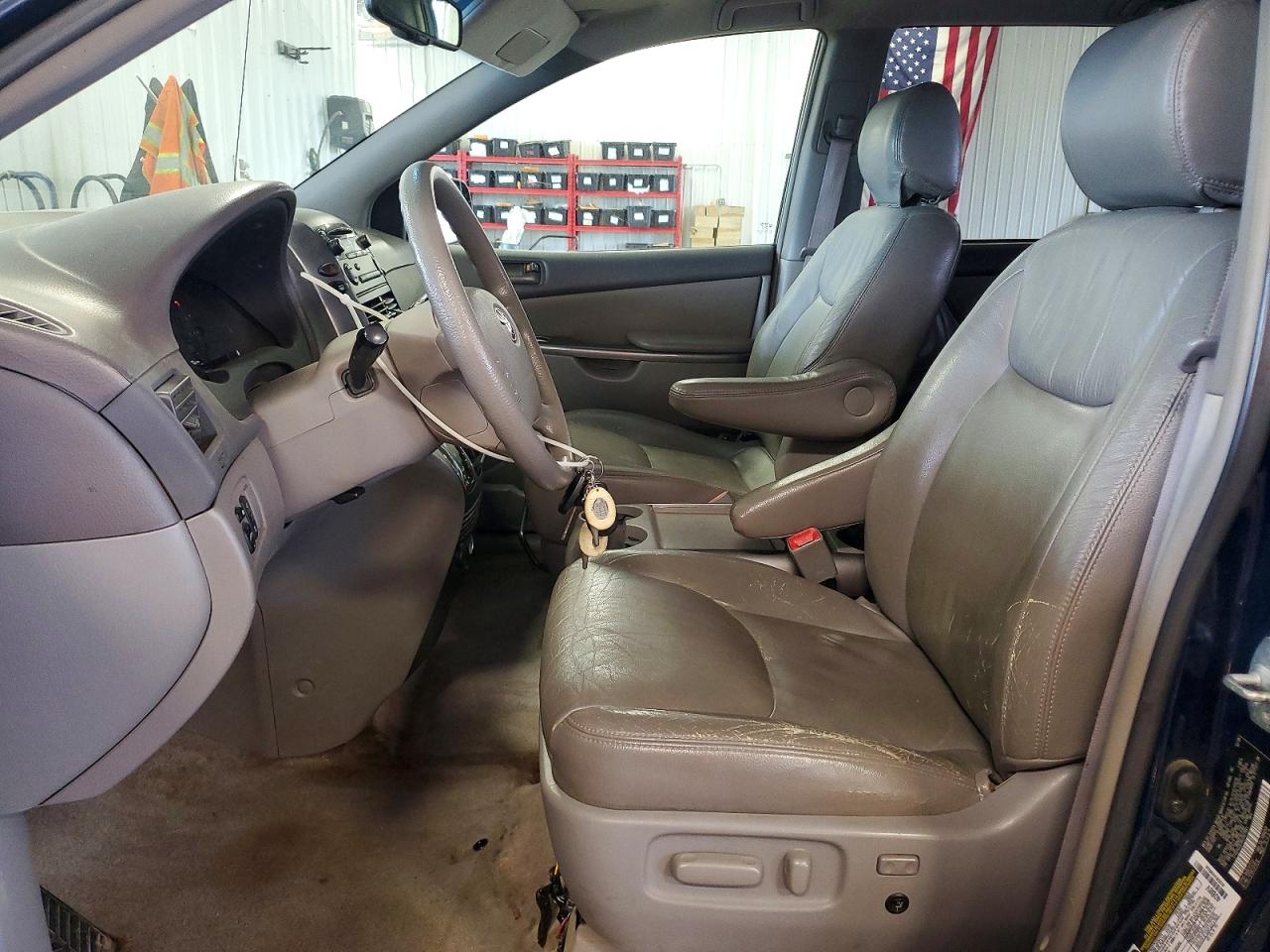 2006 Toyota Sienna Le 8 Passenger Blue vin: 5TDZA23C96S561941