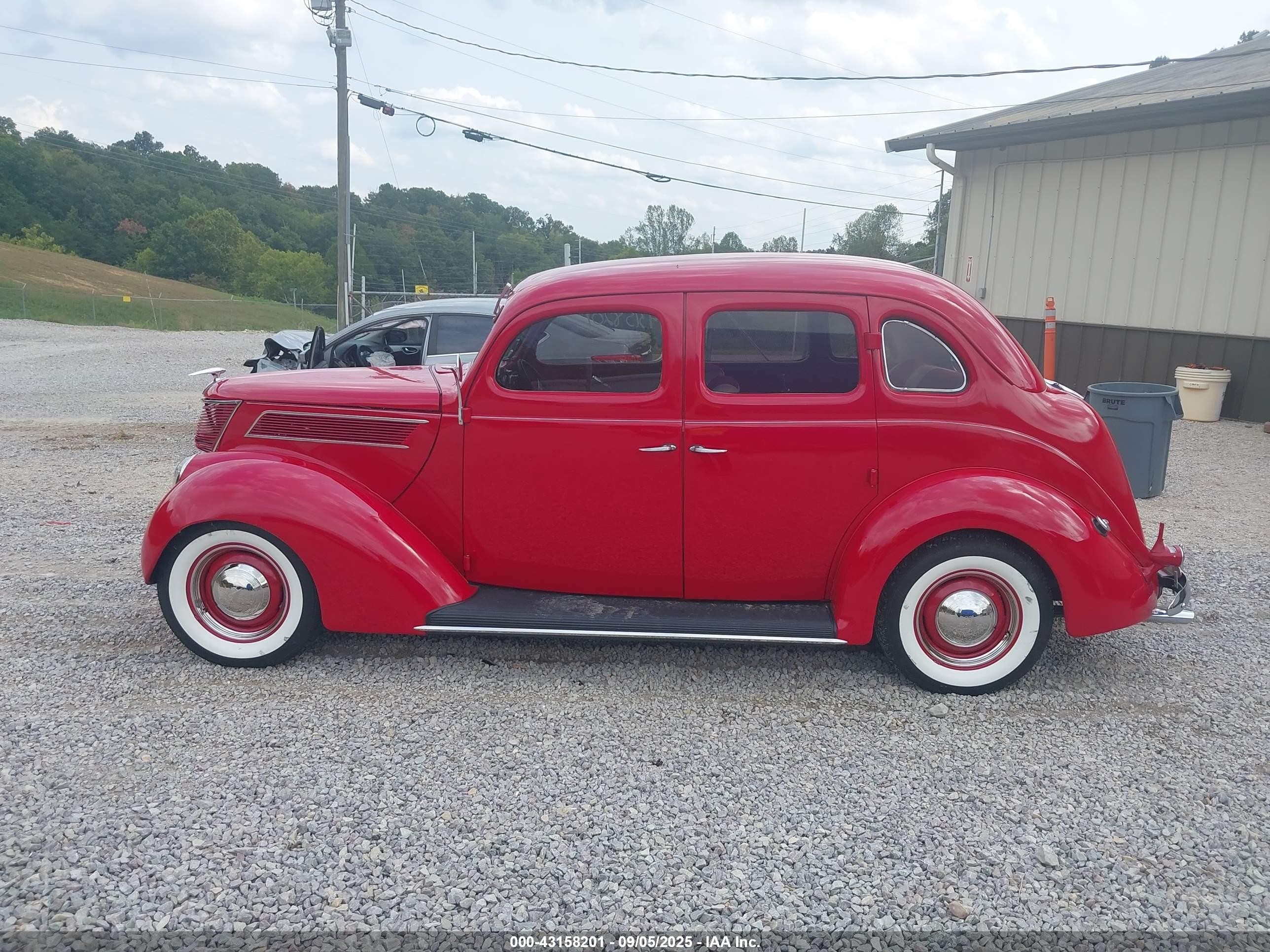 1937 Ford Other   Красный vin: 1841219191937    