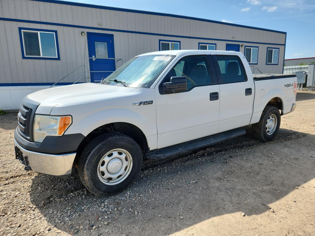 2011 Ford F150 Supercrew White vin: 1FTFW1EF8BFD31209 Damage: Left Front Fender, Dent(S) W/ Paint Dmg, 1/8 To 1/2 Inch