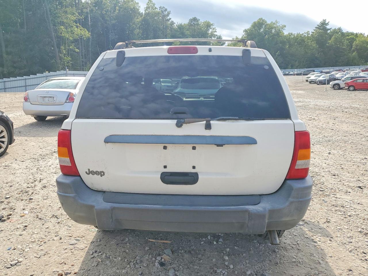 2001 Jeep Grand Cherokee Laredo White vin: 1J4GW48S11C718306