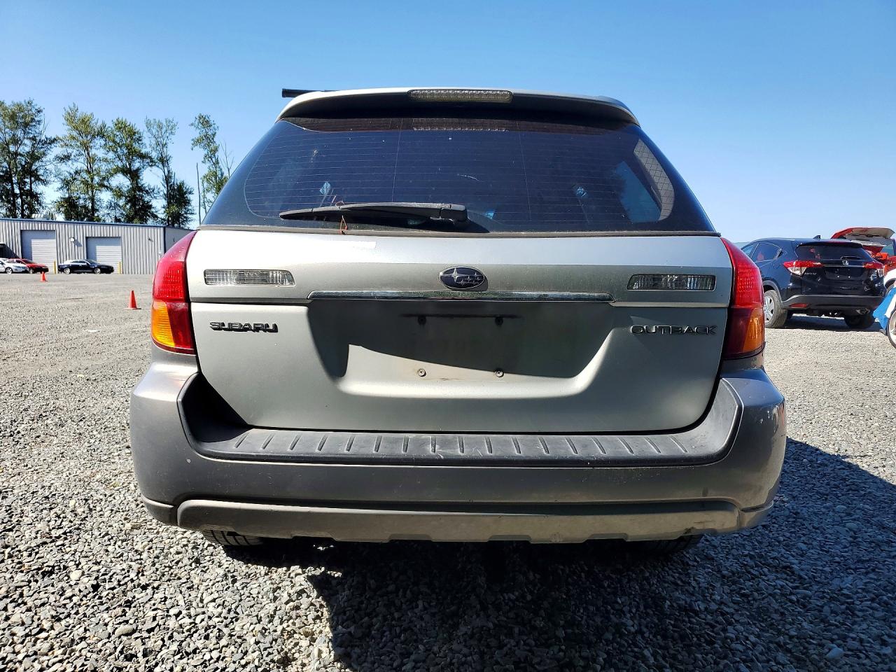 2007 Subaru Outback Outback 2.5i Silver vin: 4S4BP61C877302018