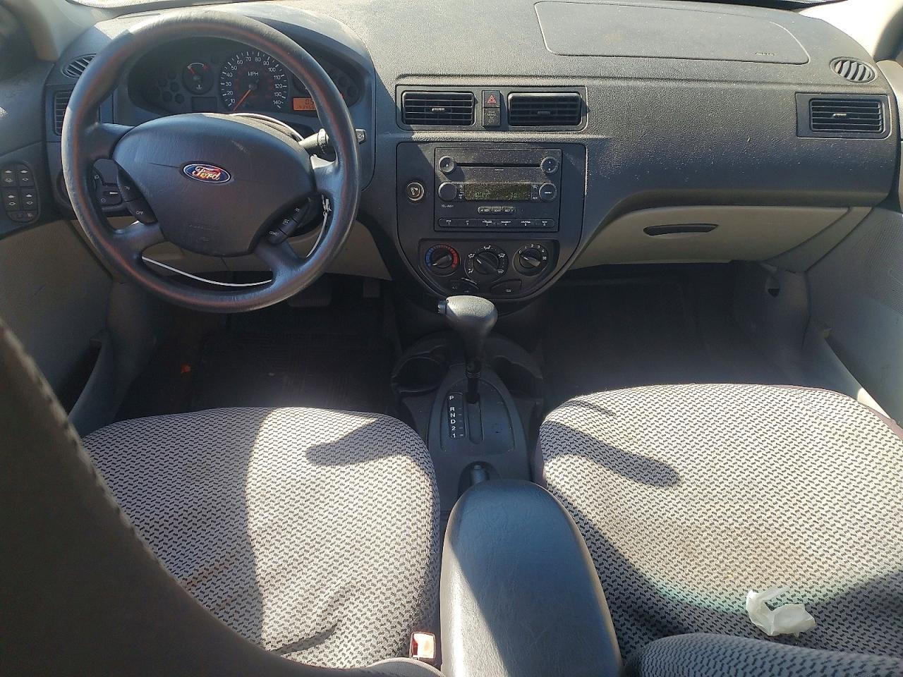 2007 Ford Focus Zx4 Серебряный vin: 1FAHP34NX7W174807
