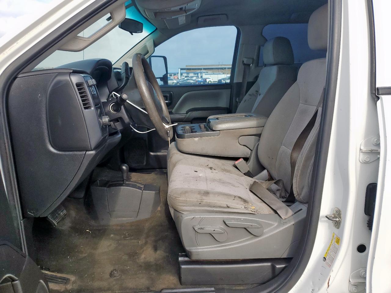 2016 Chevrolet Silverado K2500 Heavy Duty   White vin: 1GC1KUEG1GF136530