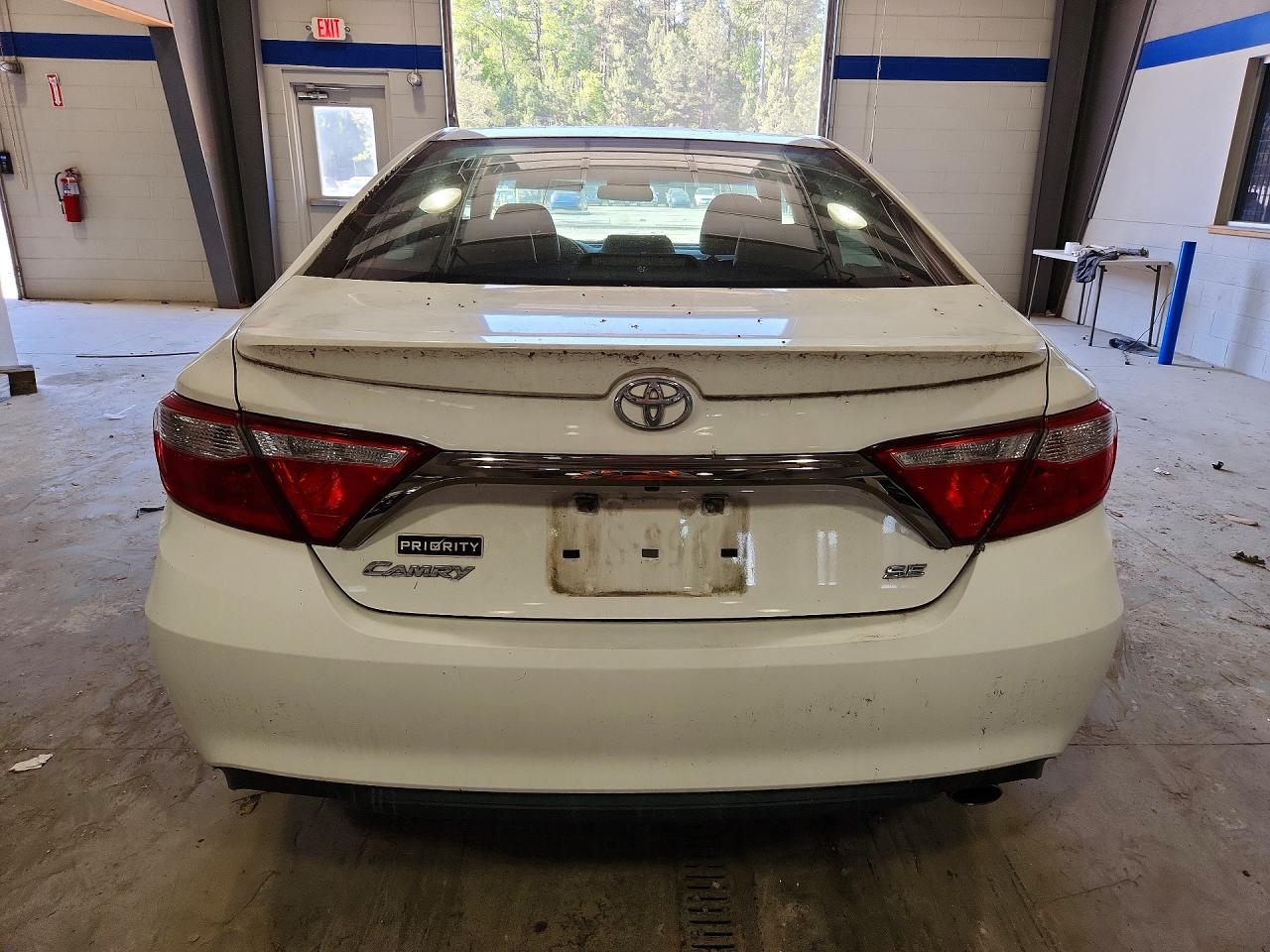2015 Toyota Camry Se White vin: 4T1BF1FK7FU055595