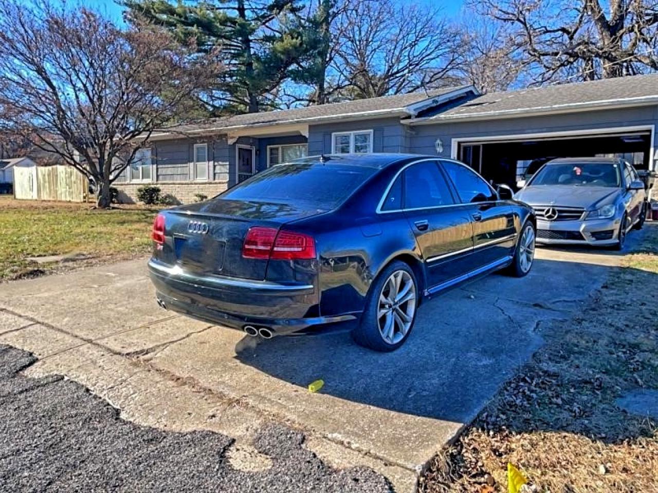 2009 Audi S8 Quattro Черный vin: WAUPN94E59N001278