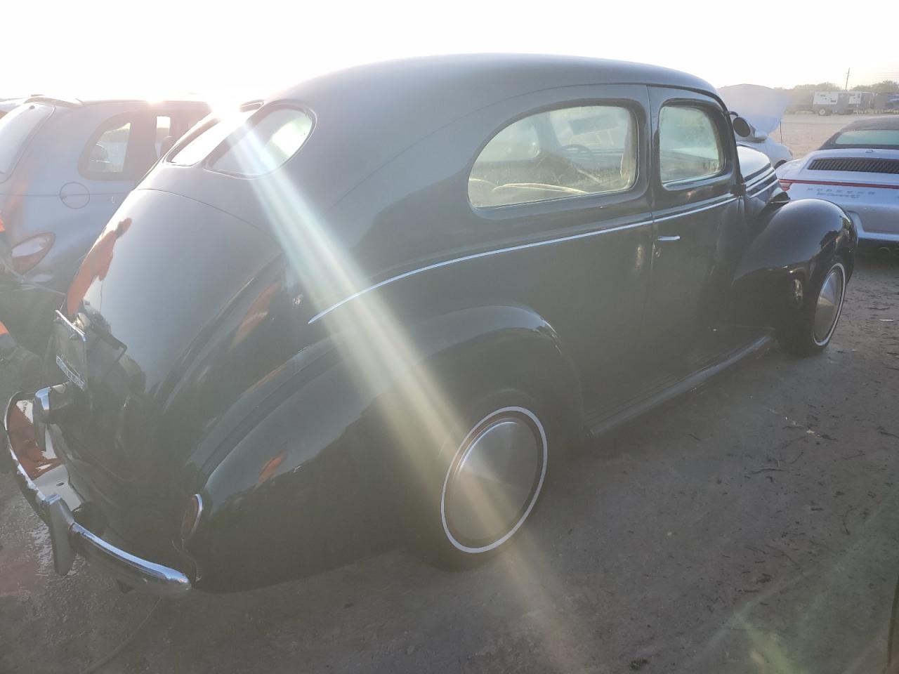 1939 Ford Deluxe Black vin: 18489480