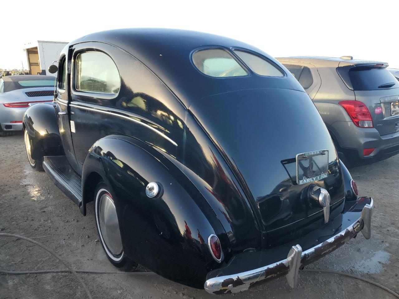 1939 Ford Deluxe Black vin: 18489480