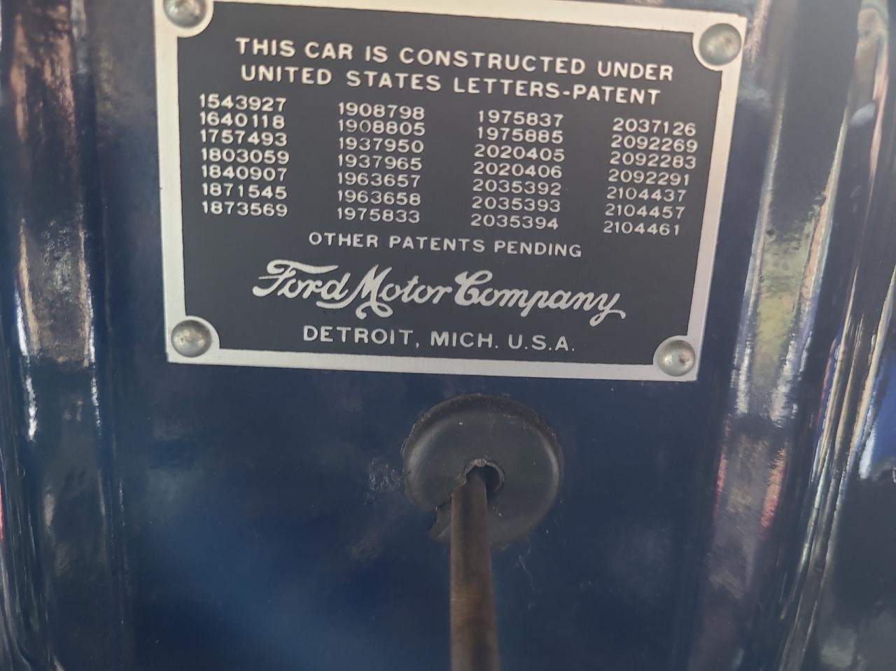 1939 Ford Deluxe Blue vin: 185036567