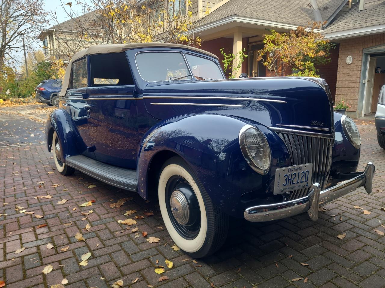1939 Ford Deluxe Blue vin: 185036567
