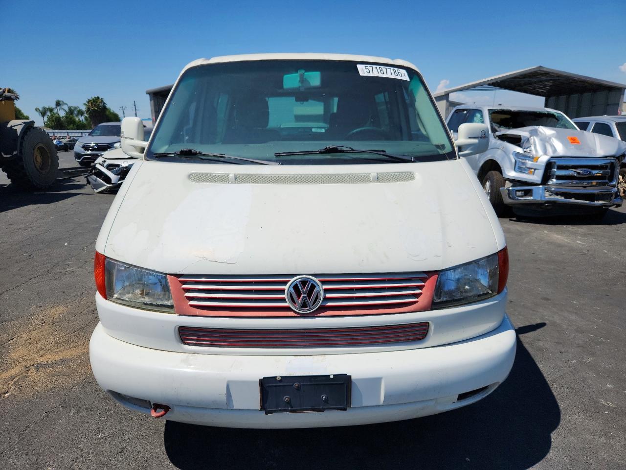 2002 Volkswagen Eurovan Gls White vin: WV2KB47082H066379
