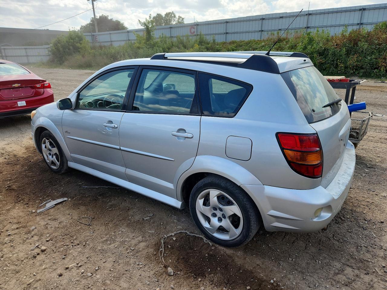 2008 Pontiac Vibe Silver vin: 5Y2SL65828Z422859