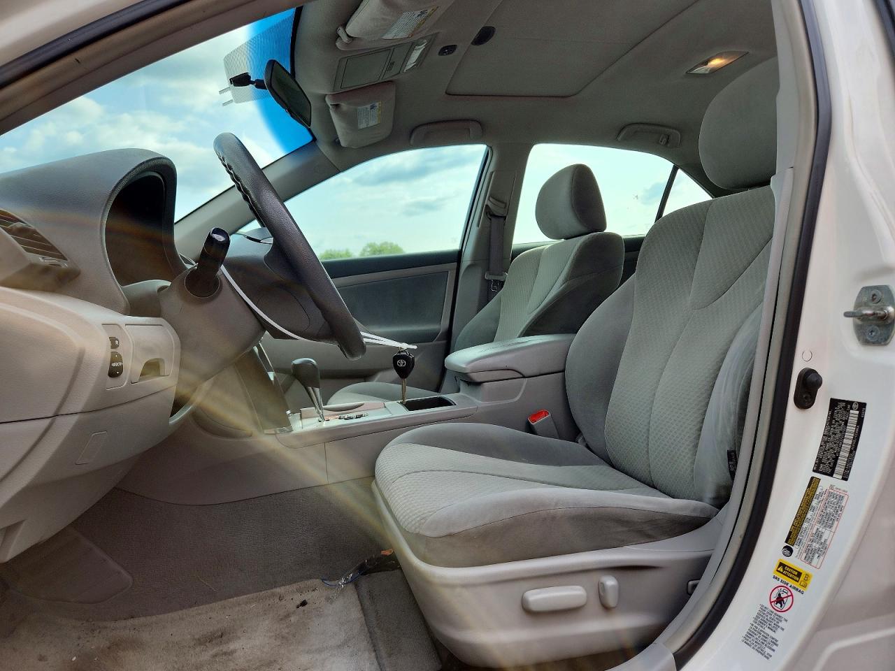 2007 Toyota Camry Le White vin: 4T1BE46K37U727027