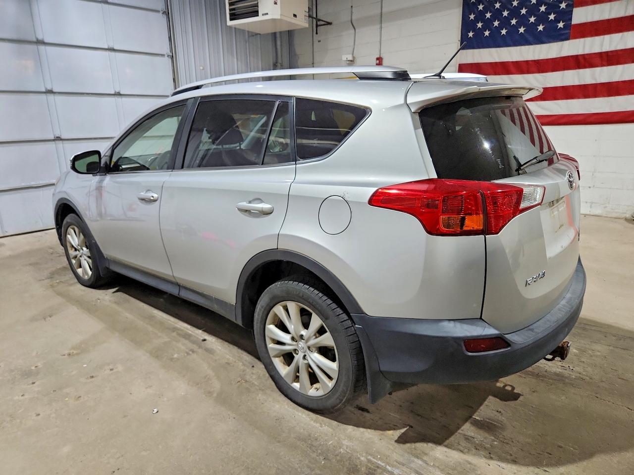 2014 Toyota Rav4 Limited Silver vin: JTMDFREV8ED069012