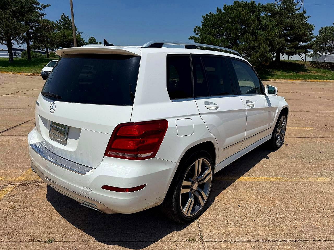 2014 Mercedes-benz Glk 350 White vin: WDCGG5HB5EG333235