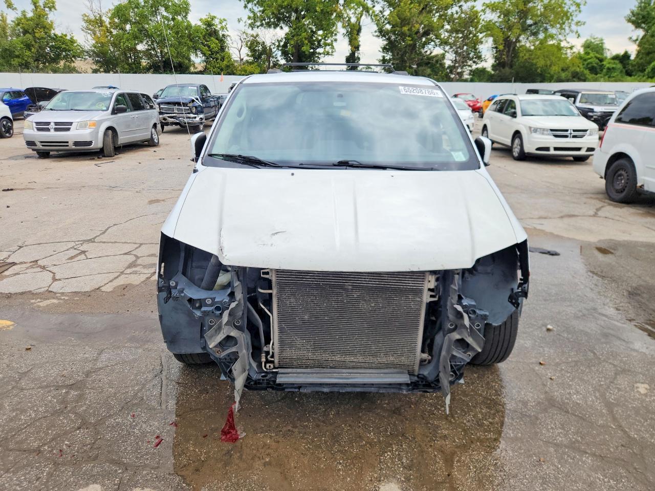 2013 Dodge Grand Caravan Sxt White vin: 2C4RDGCG3DR669212