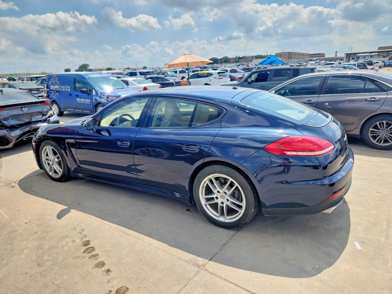 2014 Porsche Panamera 2/4 Blue vin: WP0AA2A70EL005200