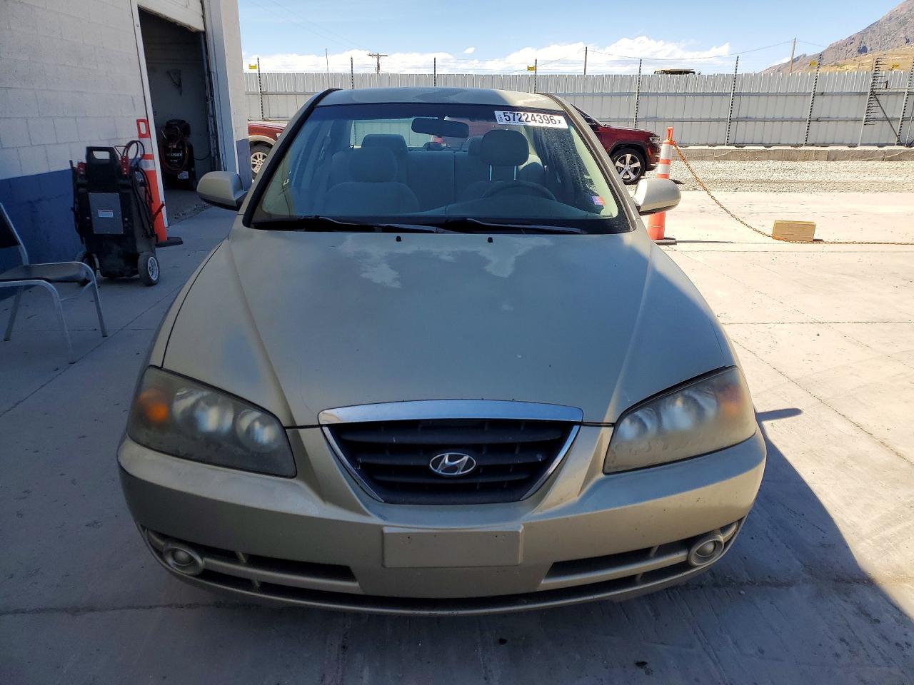 2005 Hyundai Elantra Gls Beige vin: KMHDN46D25U051029