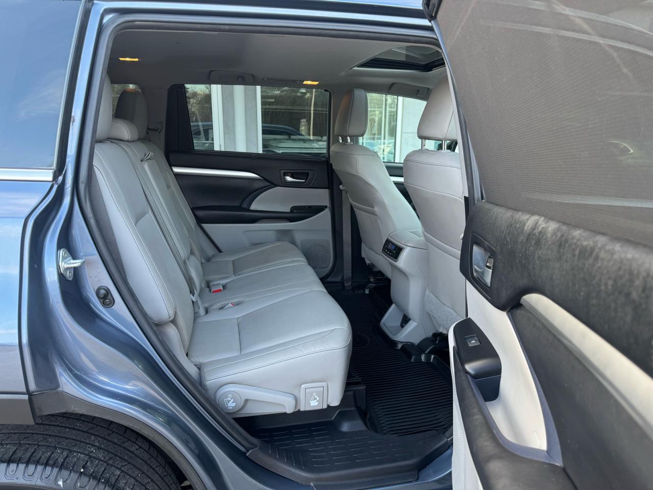 2018 Toyota Highlander Hybrid Синий vin: 5TDJGRFH1JS037638