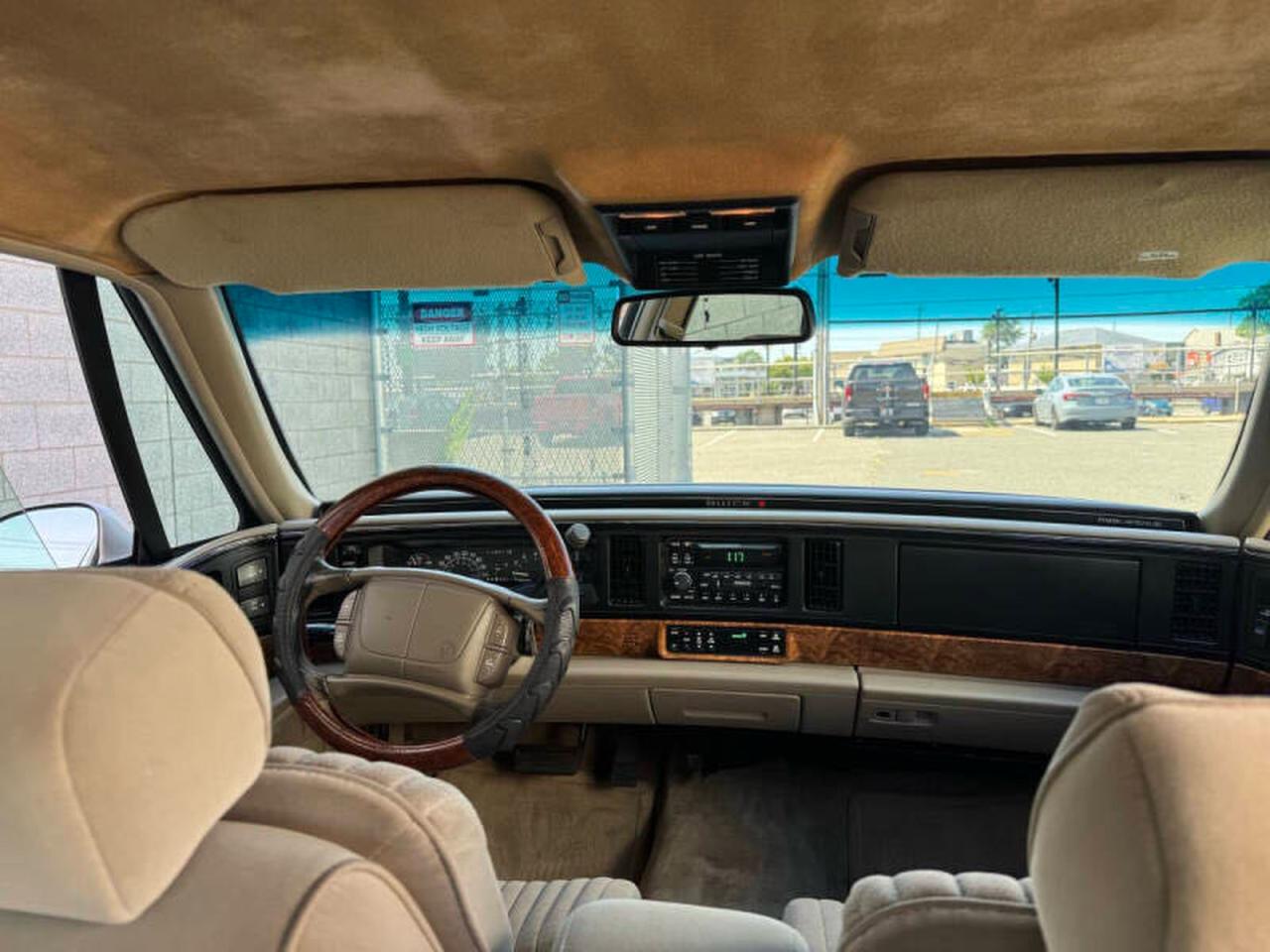 1996 Buick Park Avenue Tan vin: 1G4CW52K8TH619048