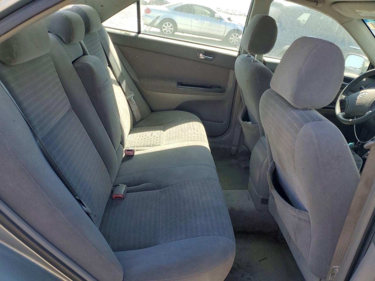 2005 Toyota Camry Le Silver vin: 4T1BE32K75U613321
