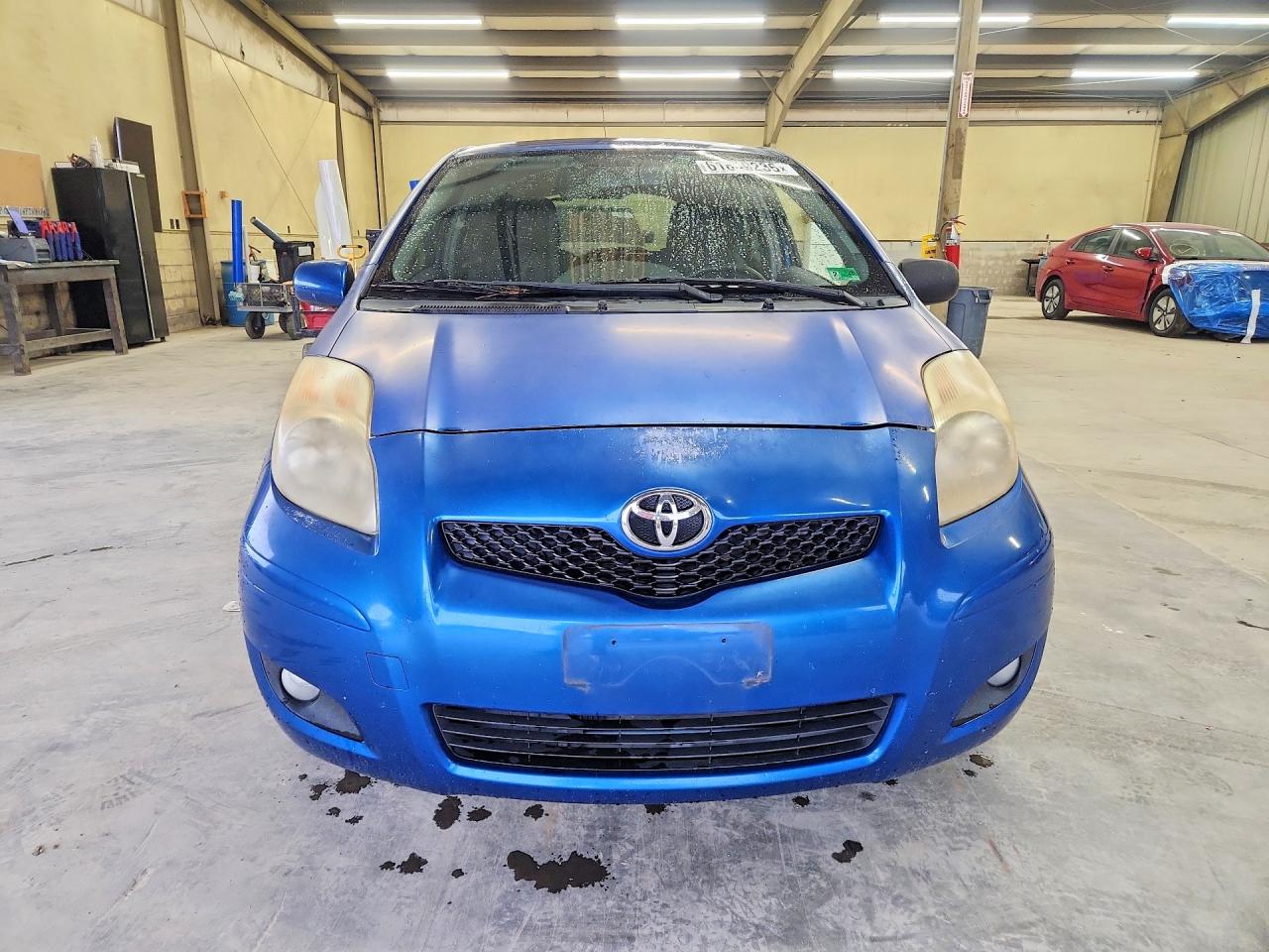 2010 Toyota Yaris Base Blue vin: JTDJT4K34A5321229
