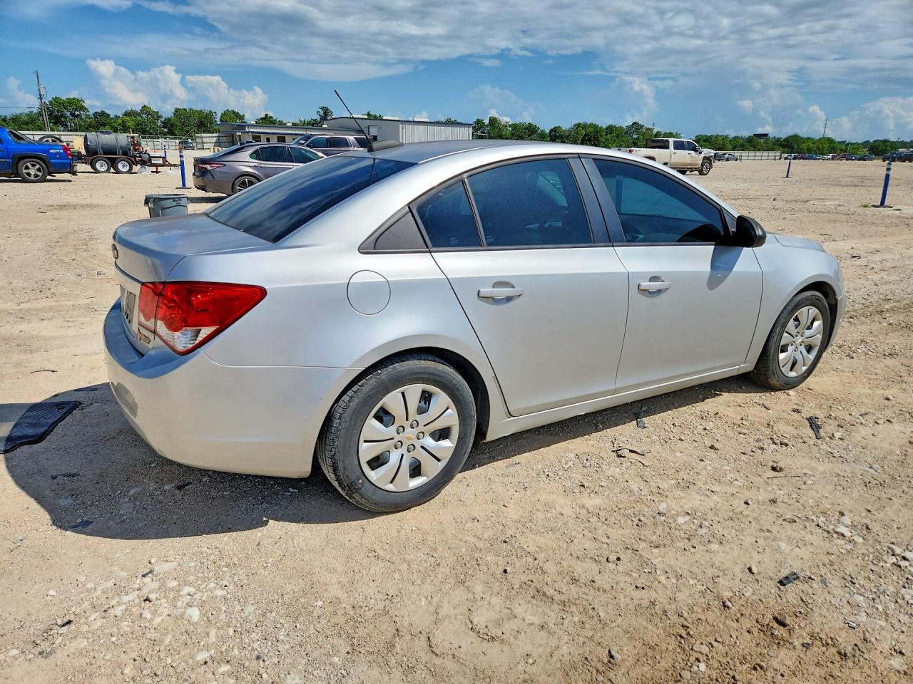 2015 Chevrolet Cruze Ls Серебряный vin: 1G1PA5SH7F7157321