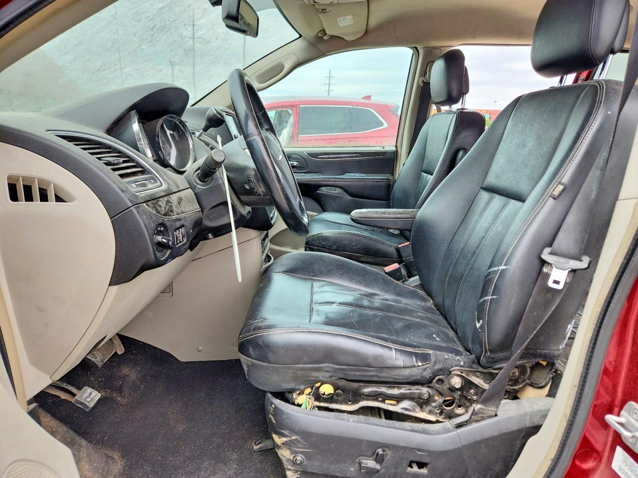 2013 Chrysler Town & Country Touring Red vin: 2C4RC1BGXDR566466