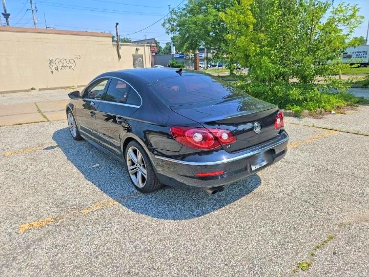 2011 Volkswagen Passat Luxury Черный vin: WVWHN9AN1BE706967