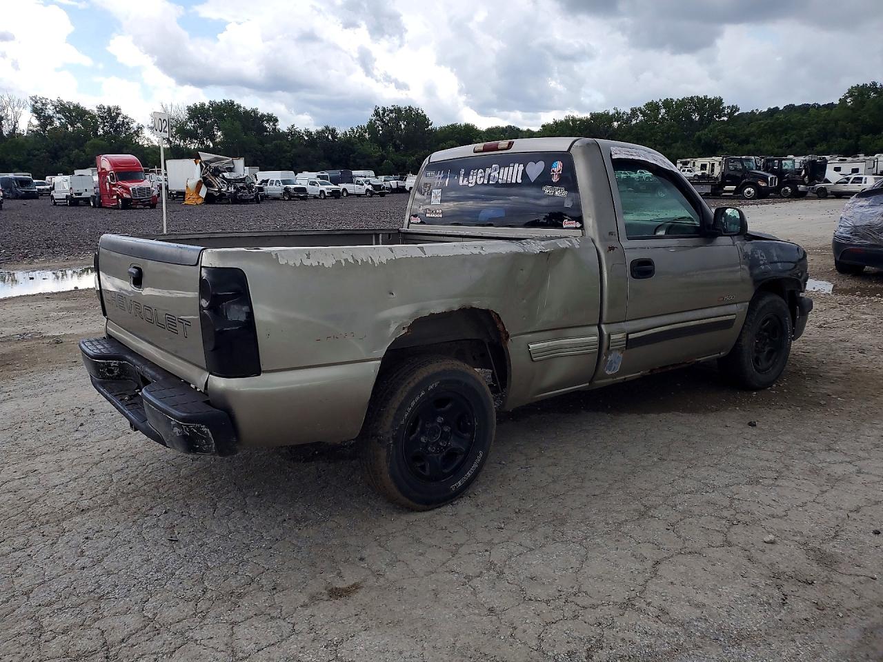 1999 Chevrolet Silverado C1500 Beige vin: 1GCEC14TXXZ152266