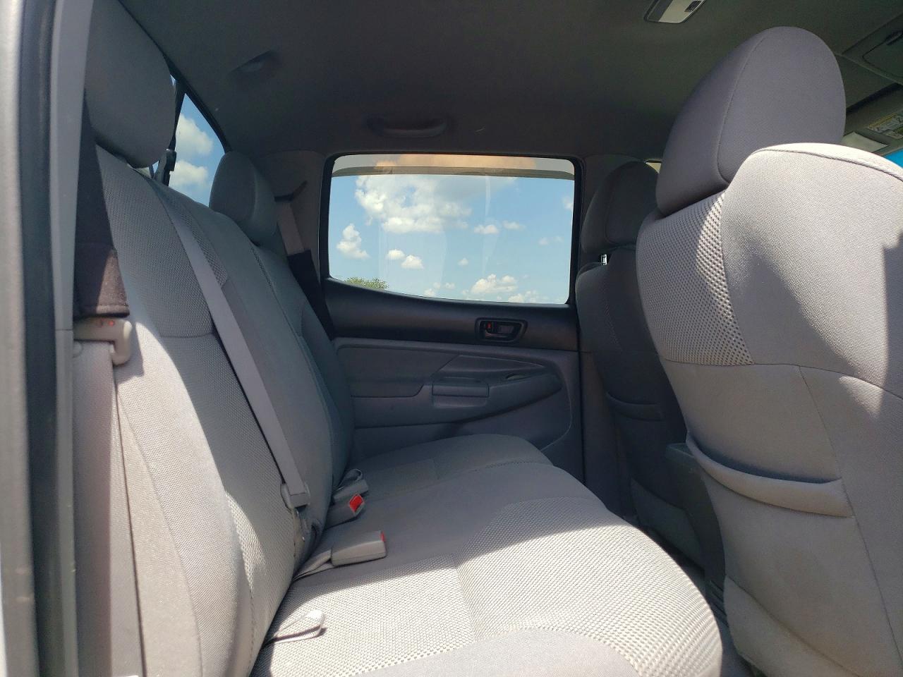 2007 Toyota Tacoma Double Cab Silver vin: 5TELU42N27Z402405
