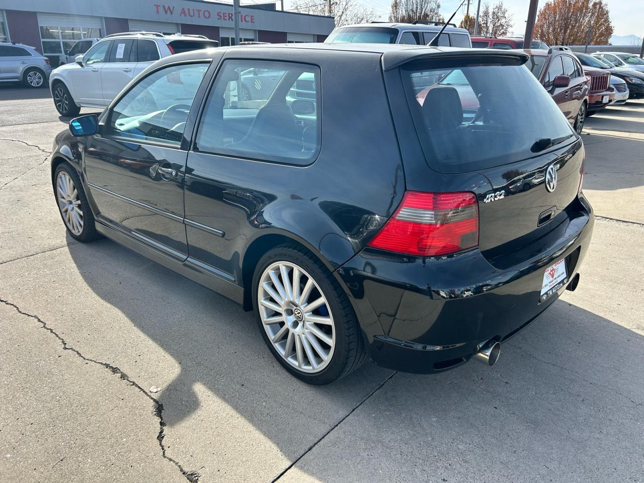 2004 Volkswagen R32 Черный vin: WVWKG61J34D099569