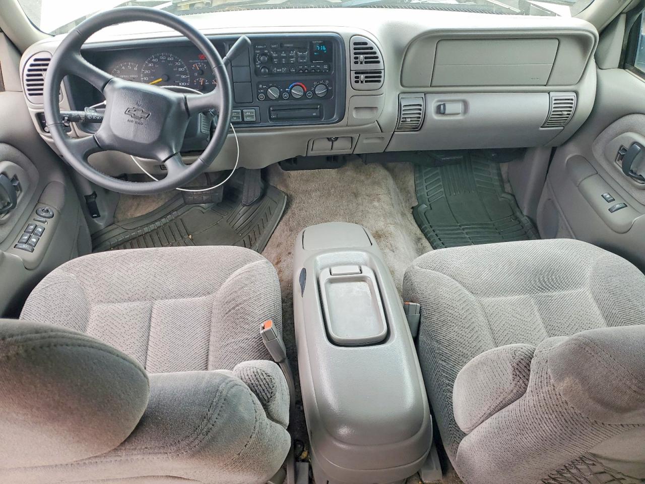1999 Chevrolet Suburban K1500 Silver vin: 3GNFK16R0XG113041