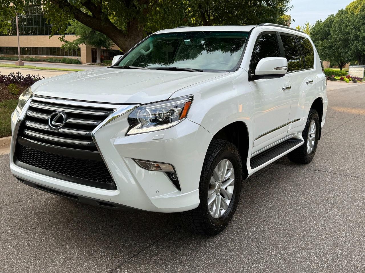 2015 Lexus Gx 460 White vin: JTJBM7FX8F5111477