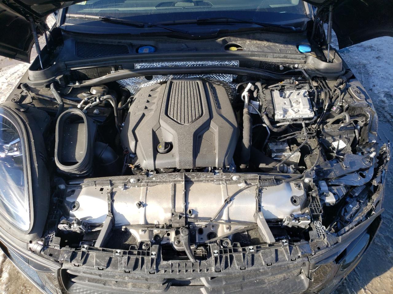 2024 Porsche Macan Base Черный vin: WP1AA2A53RLB09375