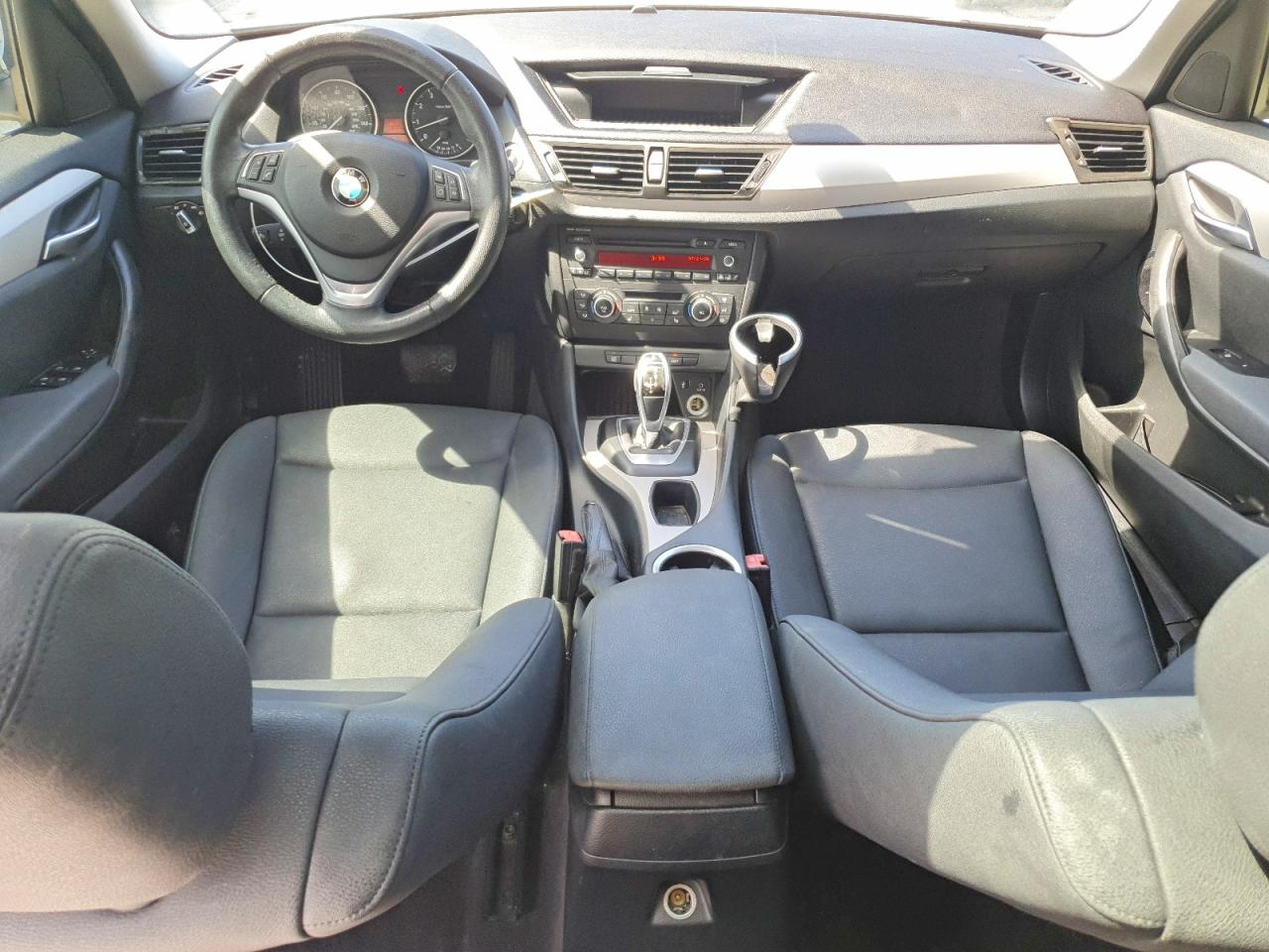 2015 Bmw X1 Sdrive28i Silver vin: WBAVM1C54FV316422