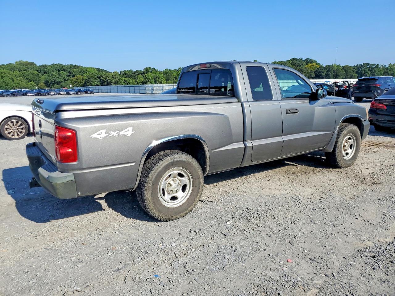2005 Dodge Dakota St Gray vin: 1D7HW22K65S230655