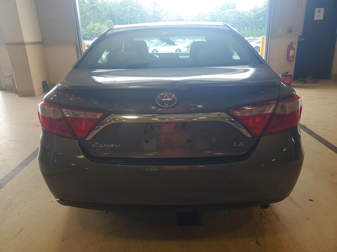 2015 Toyota Camry Le Gray vin: 4T4BF1FK0FR461787