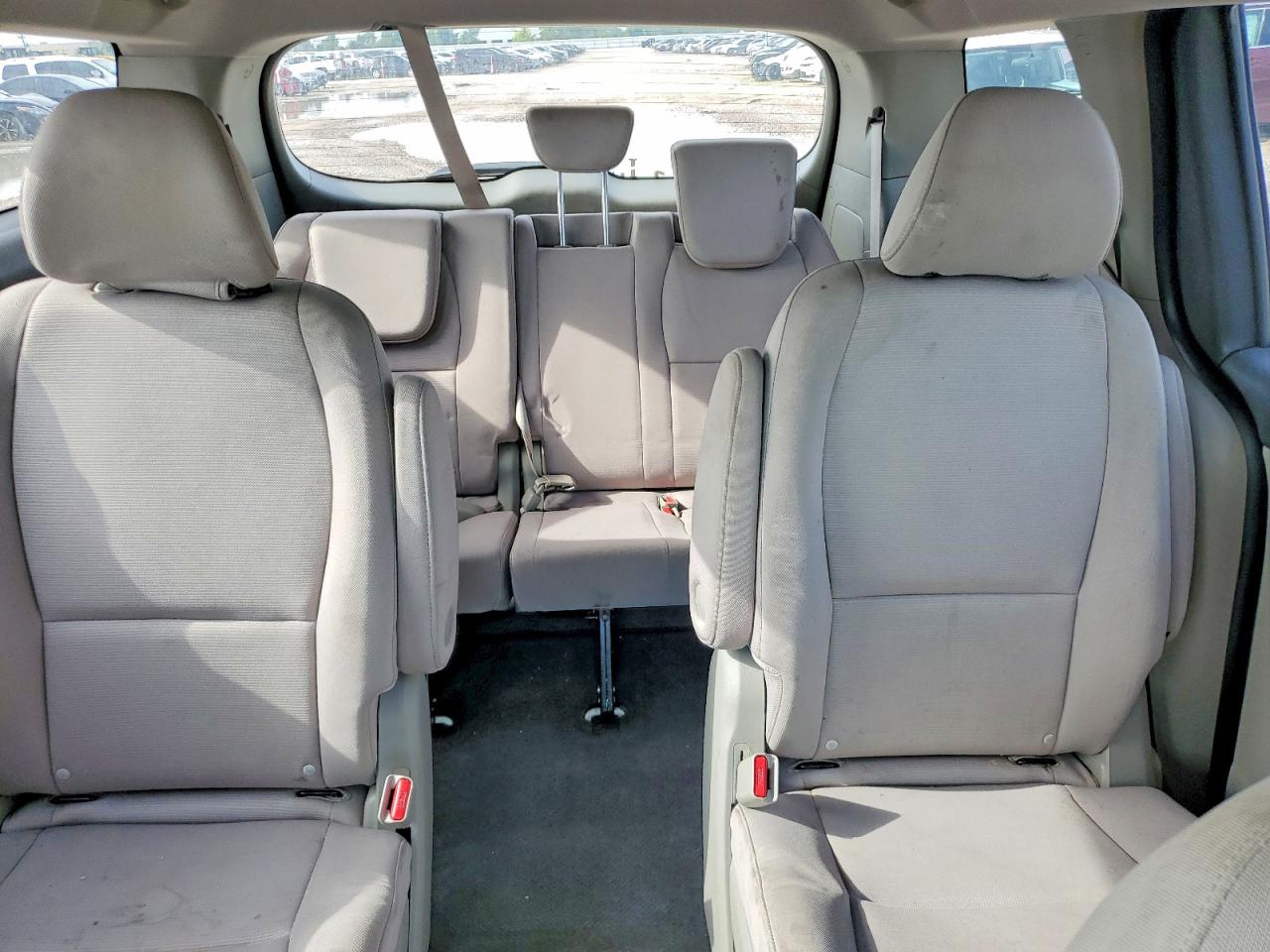2015 Kia Sedona Lx White vin: KNDMB5C12F6021404