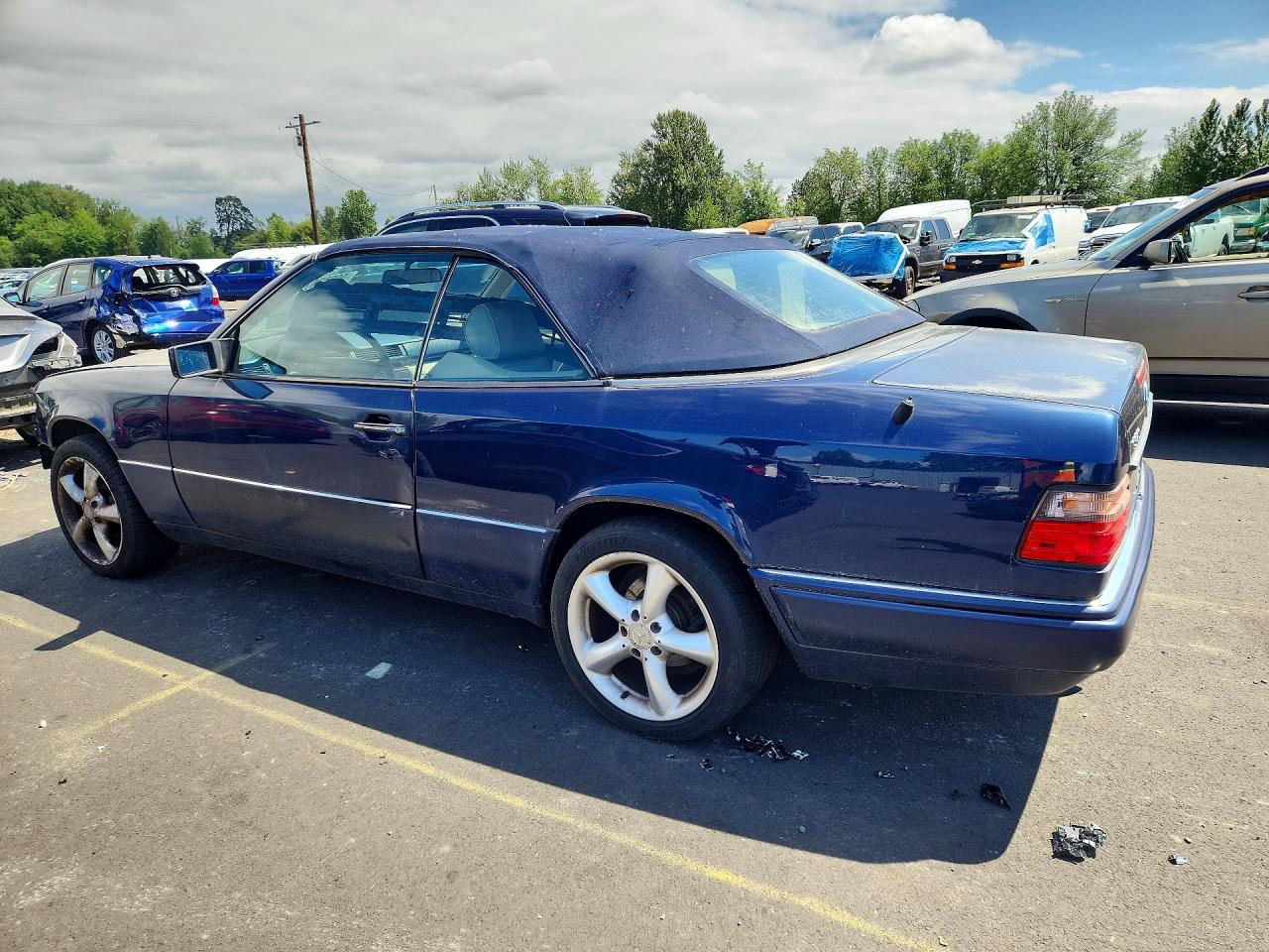 1995 Mercedes-benz E 320 Blue vin: WDBEA66EXSC279188