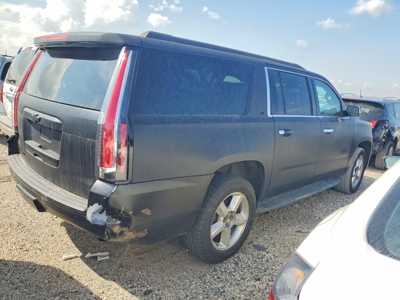 2015 Chevrolet Suburban C1500 Lt Черный vin: 1GNSCJKCXFR628365