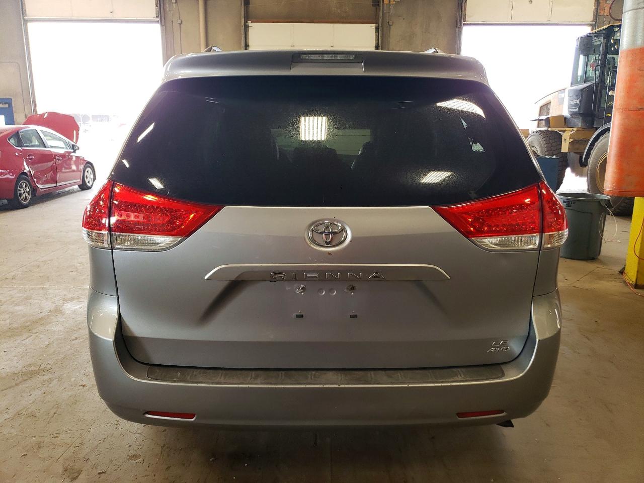 2012 Toyota Sienna Le Silver vin: 5TDJK3DC0CS034042
