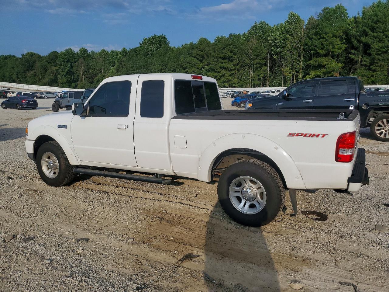 2011 Ford Ranger Super Cab White vin: 1FTKR4EE9BPA18453