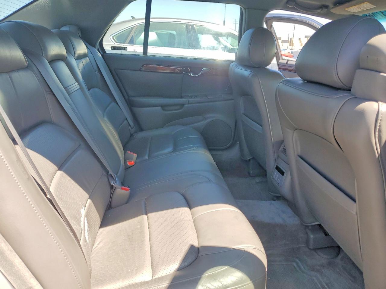 2002 Cadillac Deville Dts Silver vin: 1G6KF57972U103407