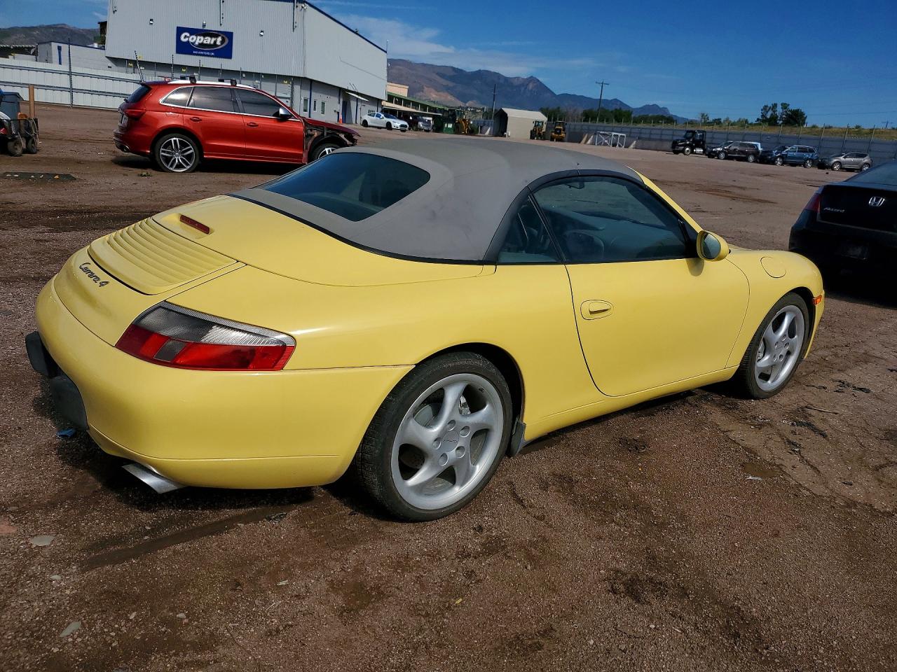 2000 Porsche 911 Carrera 2 Yellow vin: WP0CA2999YS650467