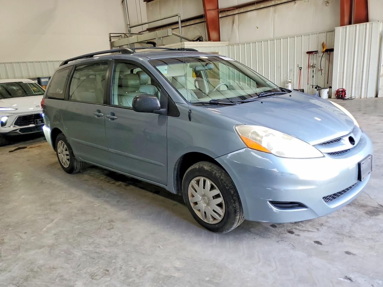 2010 Toyota Sienna Ce 7-passenger Blue vin: 5TDKK4CCXAS342361
