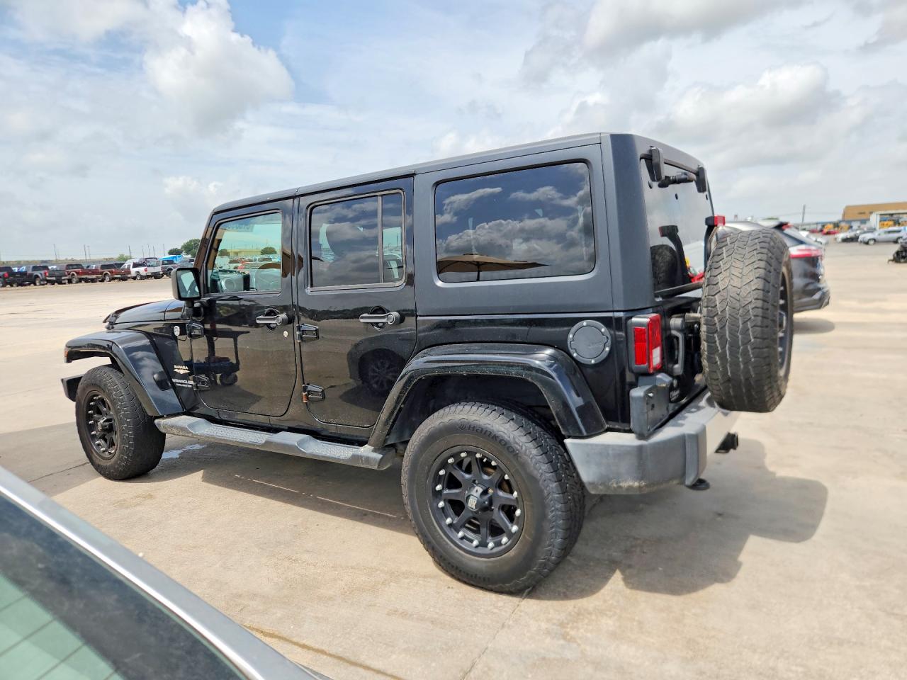 2015 Jeep Wrangler Unlimited Sahara Black vin: 1C4HJWEG4FL732986